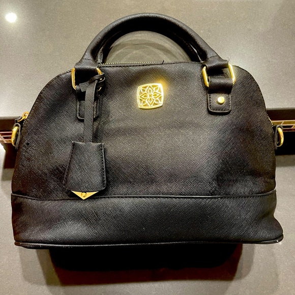 CHRISTIAN SIRIANO BLACK PURSE/HANDBAG WITH GOLD-TONE ACCENTS. Zip & 2 slot pkts. - Picture 1 of 10
